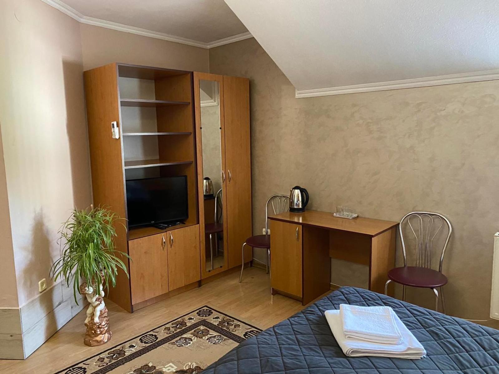 Hotel Zoloti Vorota Лалово Екстер'єр фото