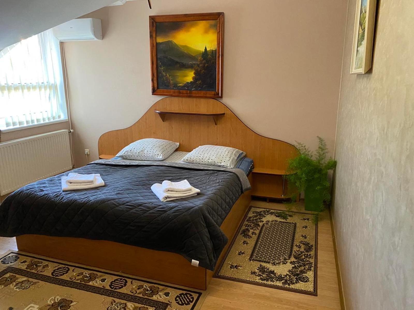Hotel Zoloti Vorota Лалово Екстер'єр фото